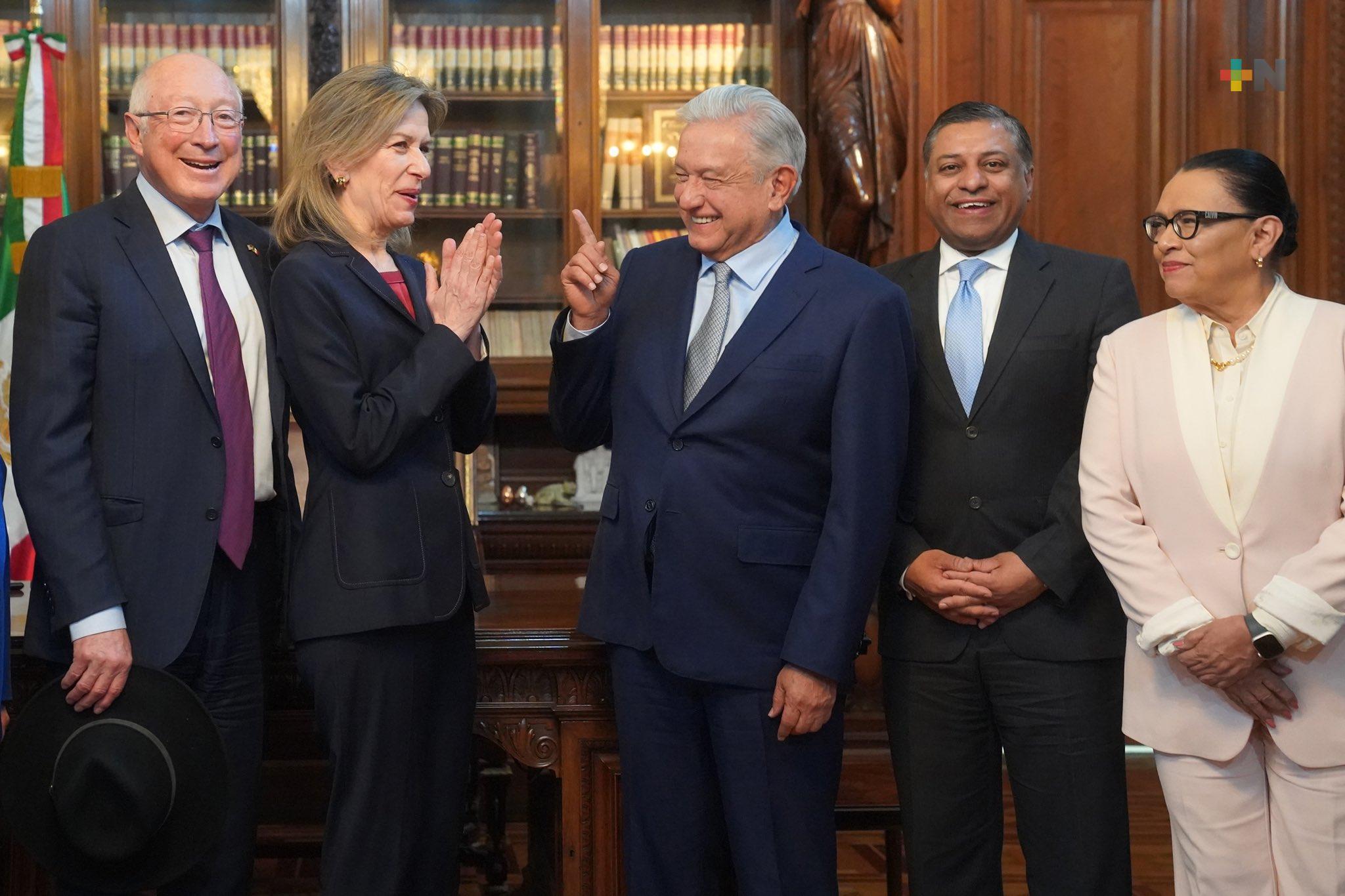Biden respeta la soberanía de México, revela AMLO tras reunión con Elizabeth Sherwood-Randall