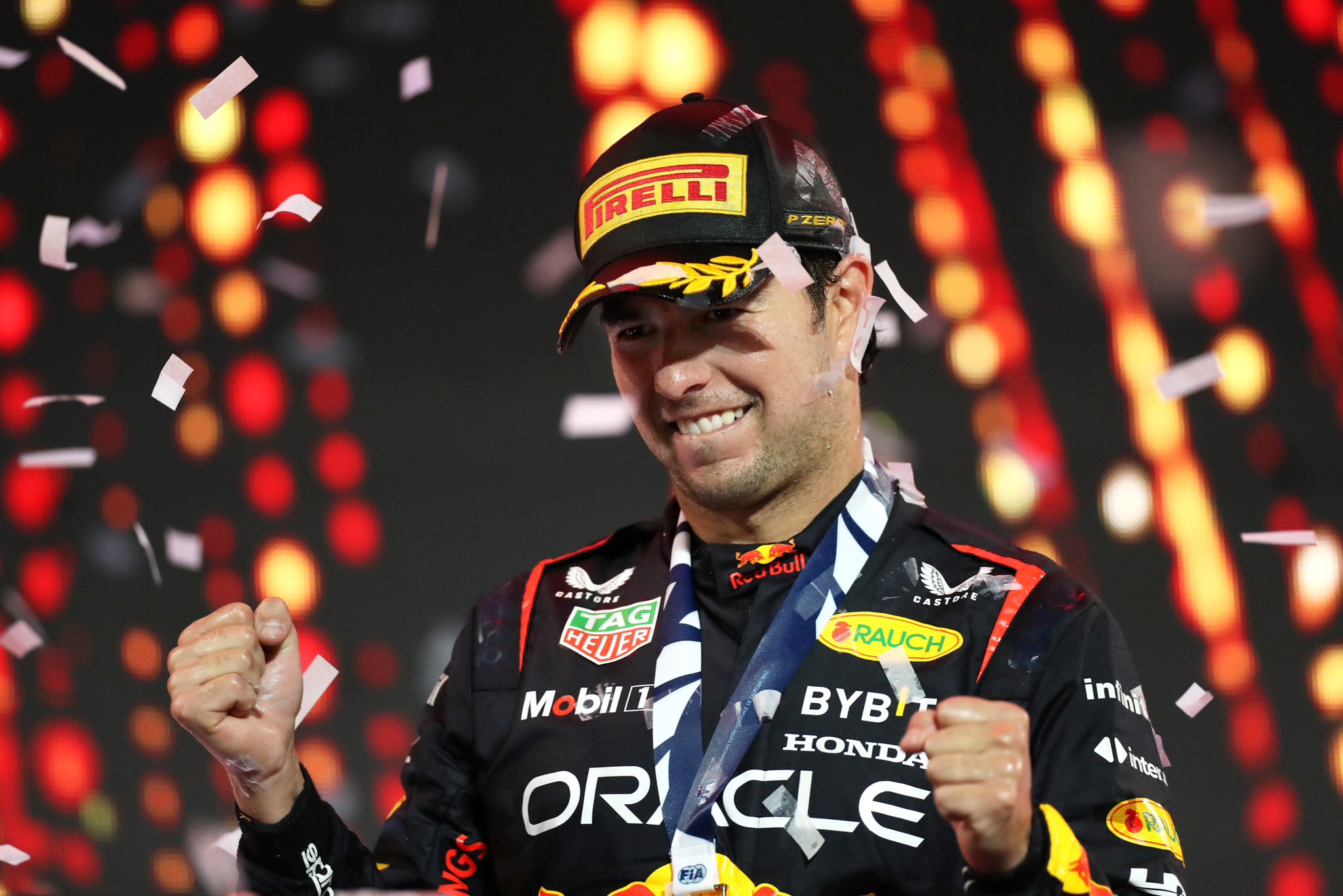 Checo Pérez triunfa en Gran Premio de Arabia Saudita de Fórmula 1