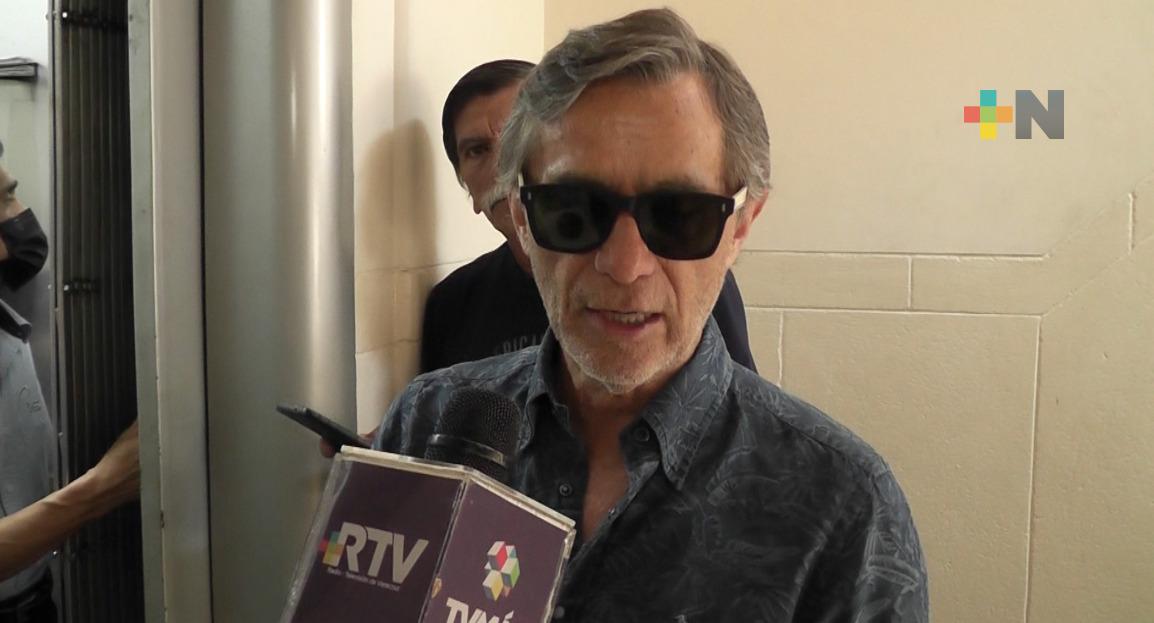 Invita Humberto Zurita a visitar el teatro y apoyar a nuevos actores