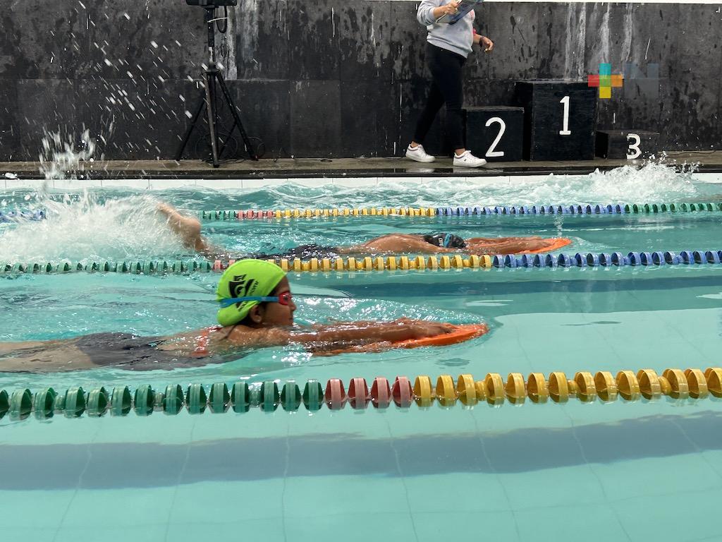 Club Neptuno gana primera fecha del Circuito Jarocho de Natación