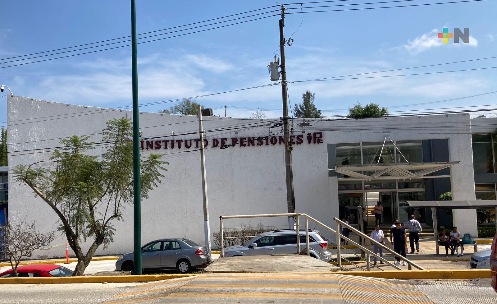 Incorporar a cinco mil trabajadores de confianza fortalecería al IPE dice directora