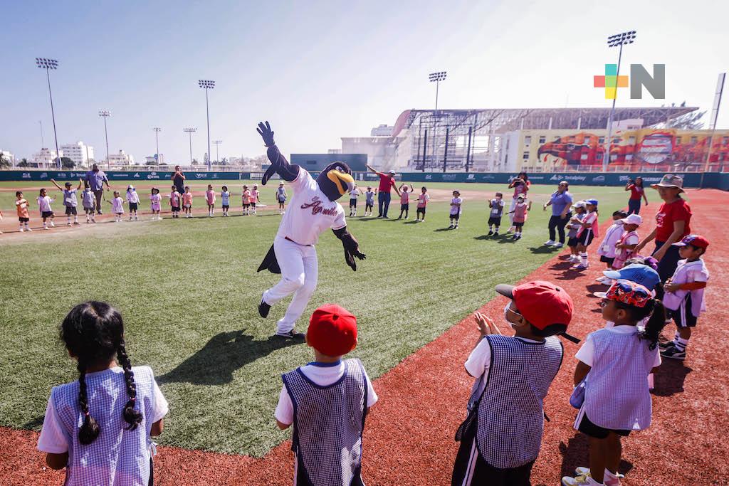 El Águila inicia proyecto «Beisbol en tu escuela»