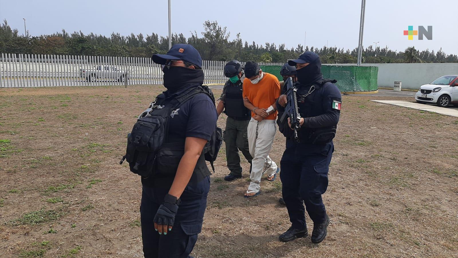 Presentan ante el juez a José Luis «N», presunto feminicida de Karina Casillas