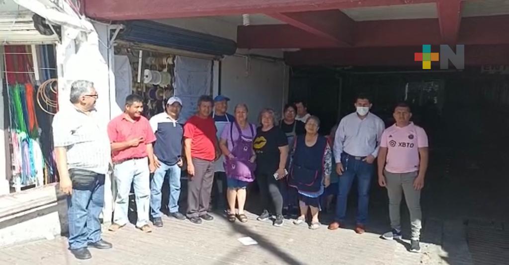 Piden reparación de bomba de agua locatarios del mercado Coatzacoalcos