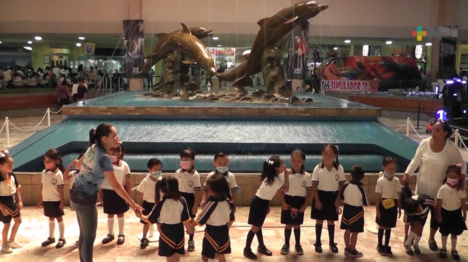 Llegan a los martes gratis del Aquarium grupos de niños de otros municipios