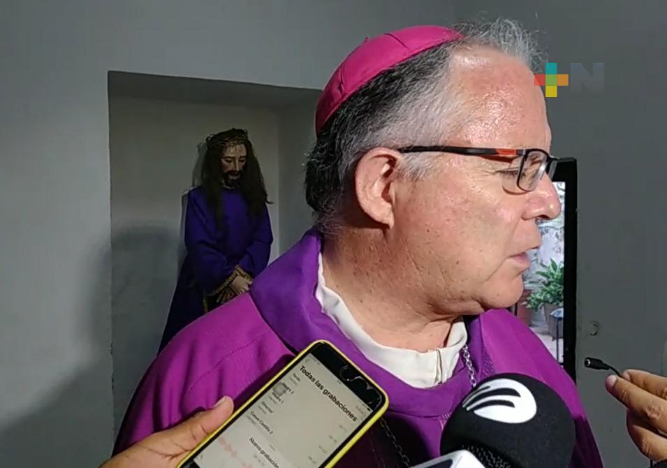 Mujeres que sufren violencia y maltrato deben denunciar, afirma Obispo Carlos Briseño