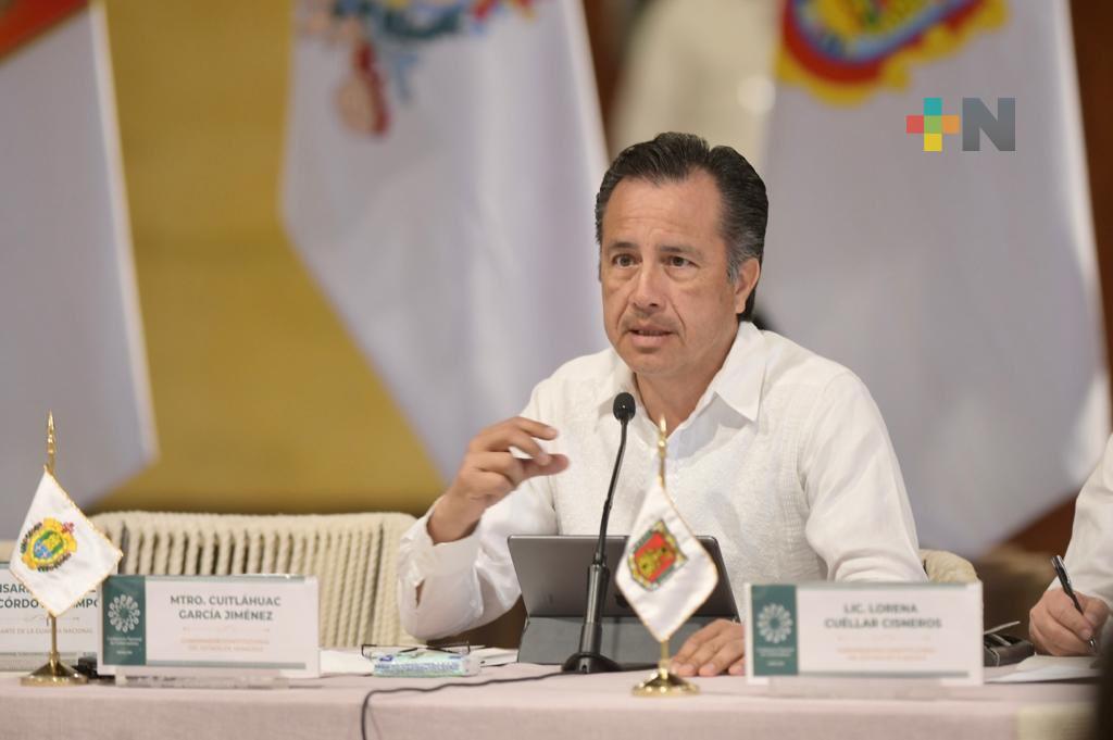 Gobernador propone generar energía hidroeléctrica y nuclear como alternativa limpia