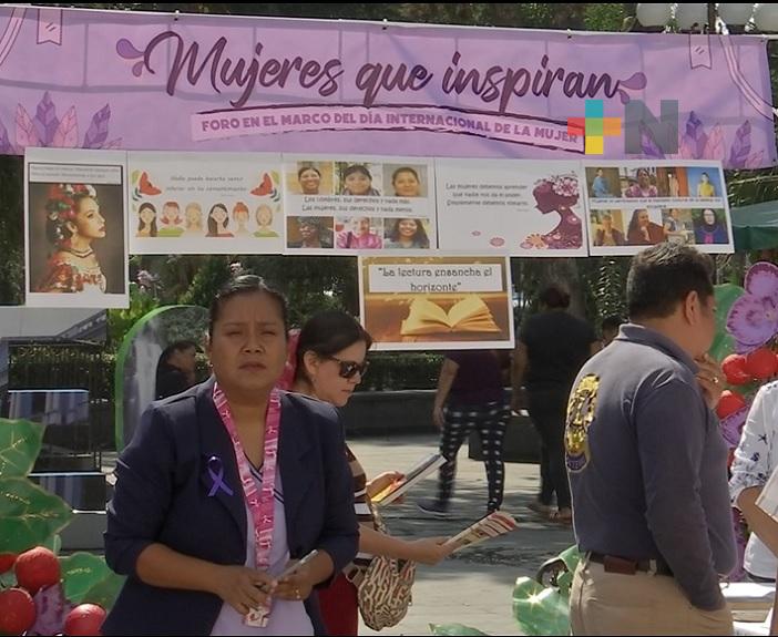 Para conmemorar el Día de la Mujer, IMM de Coatepec instala feria de servicios