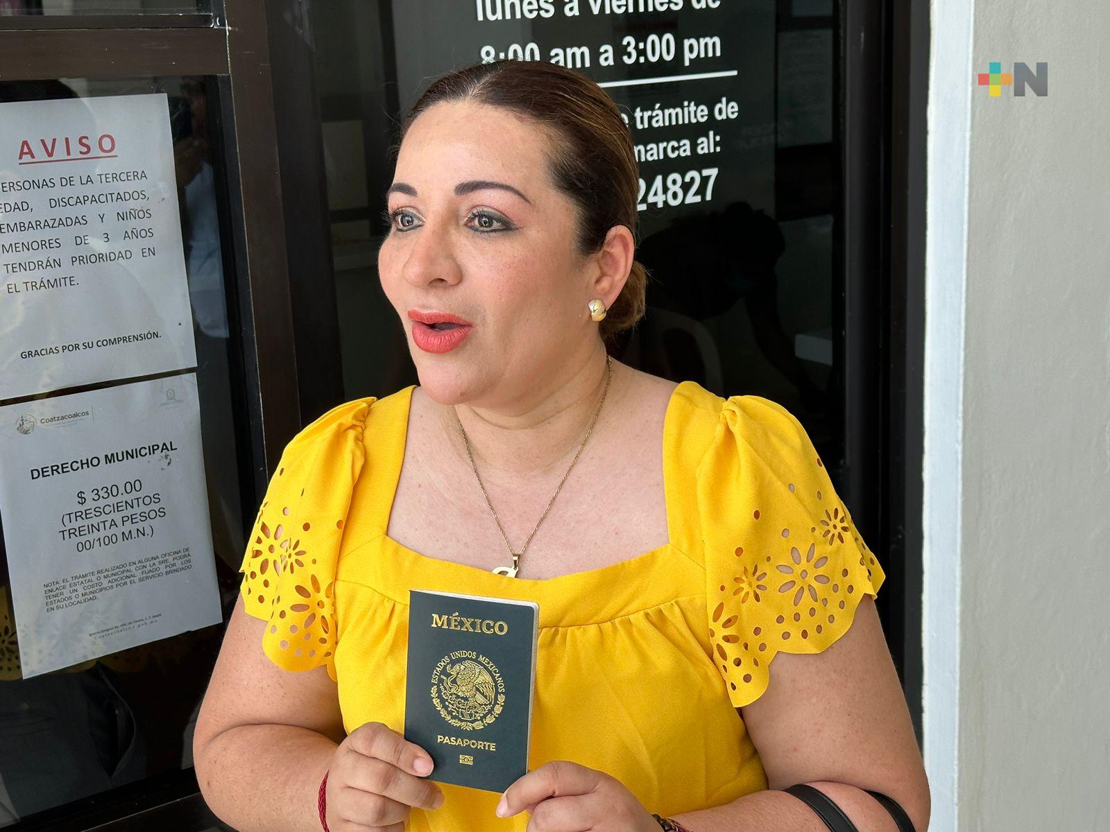 Entrega SRE de Coatza pasaporte a menor que requiere atención médica
