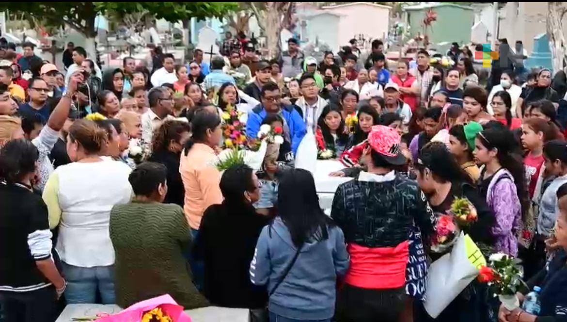 Familiares y amigos despiden a Jessica Saldaña, víctima de feminicidio