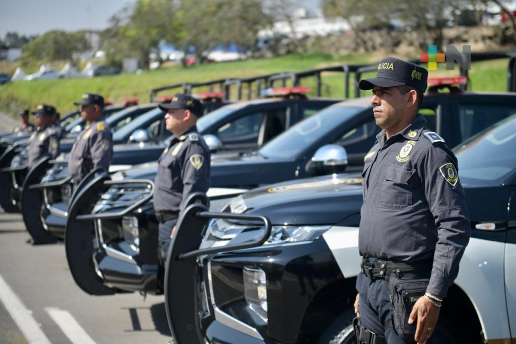 Entrega Gobernador más de 20 mdp en vehículos y armamento al IPAX