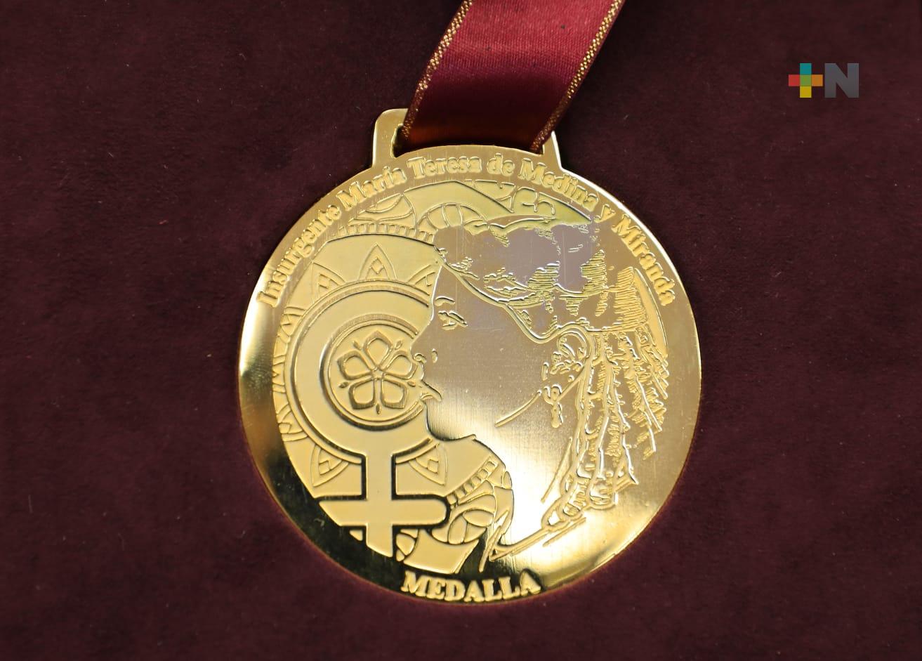 Lista, entrega de la Medalla María Teresa de Medina y Miranda