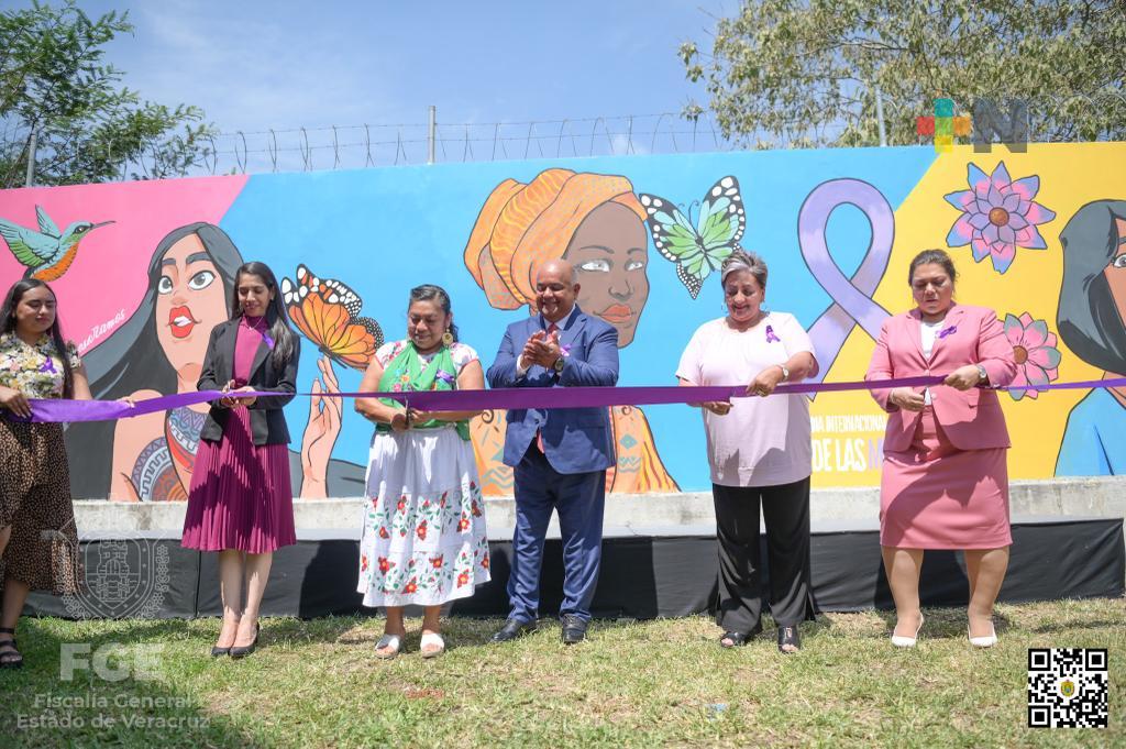 Fiscal general asiste a inauguración del Mural «Mujer guerrera, mujer empoderada»