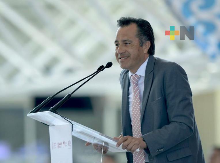 Este #8M pide Cuitláhuac García escuchar a las mujeres