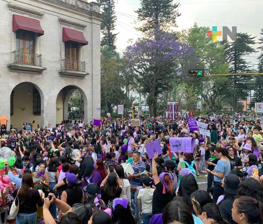 Recuerdan en Xalapa el 8M