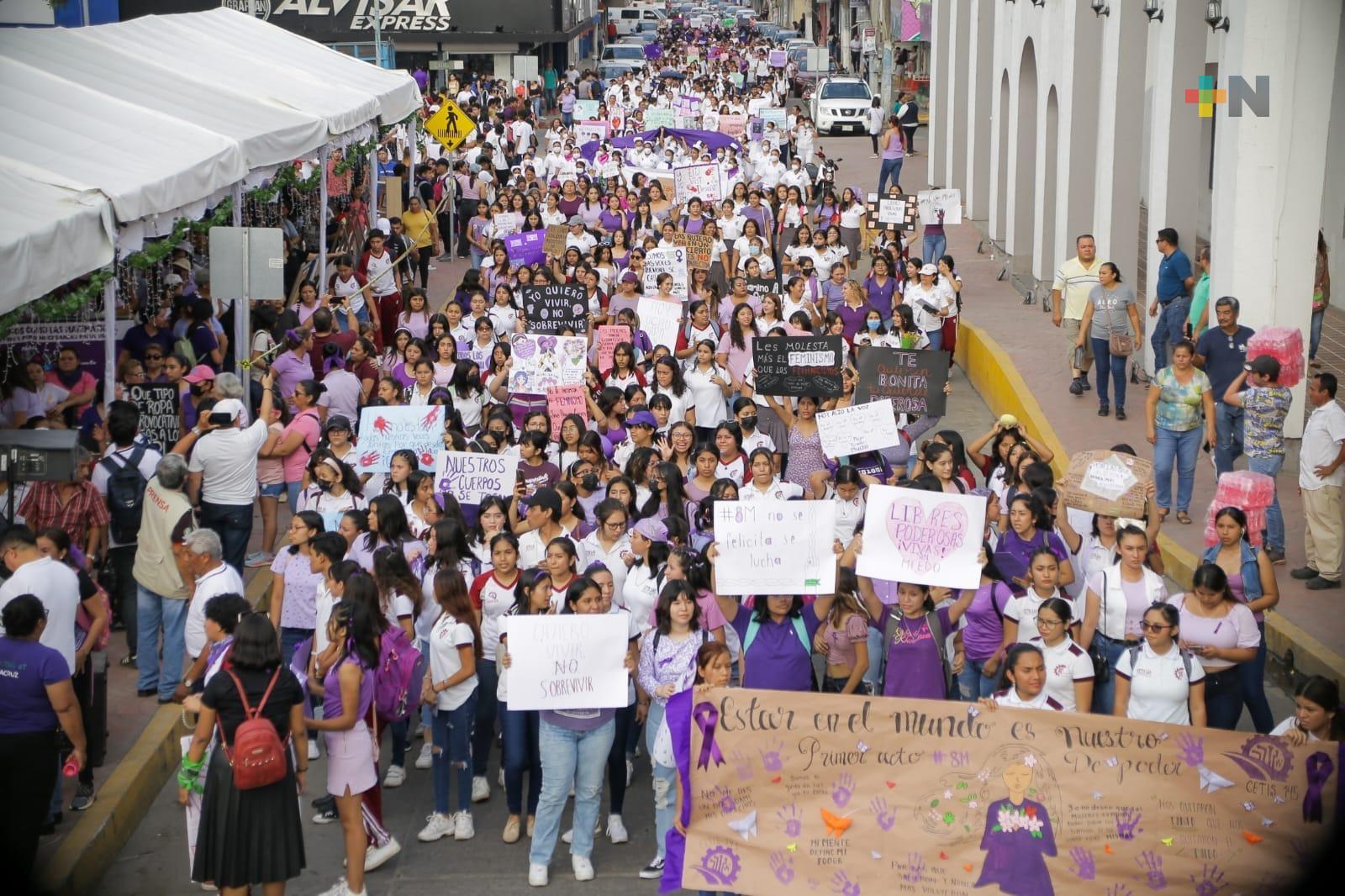 Realizan marcha en Martínez de la Torre para conmemorar 8M