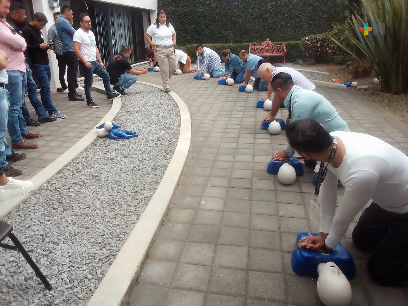 Reciben servidores públicos de FGE capacitación en primeros auxilios