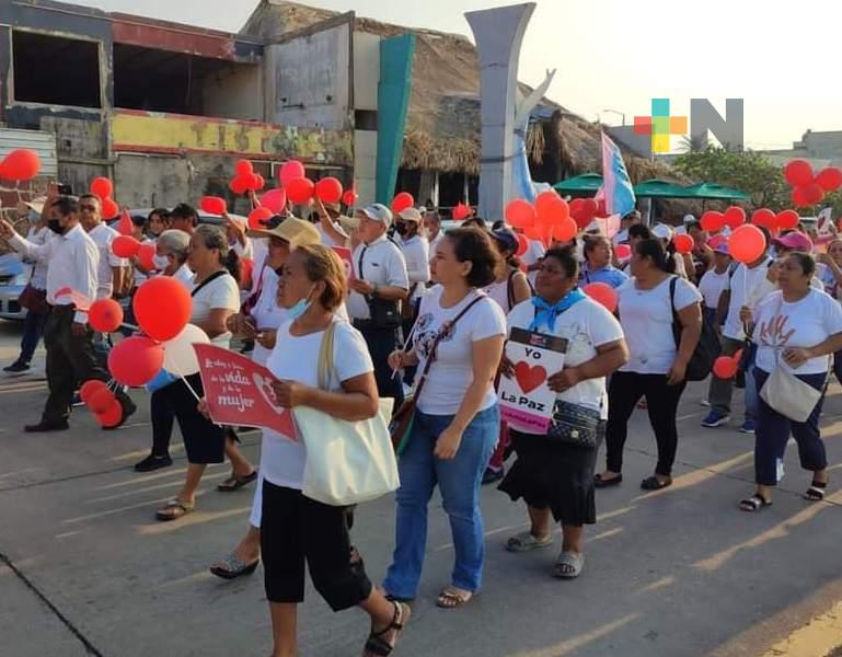 En Coatzacoalcos, 2 mil personas participan en Marcha a favor de la mujer, la vida y la paz