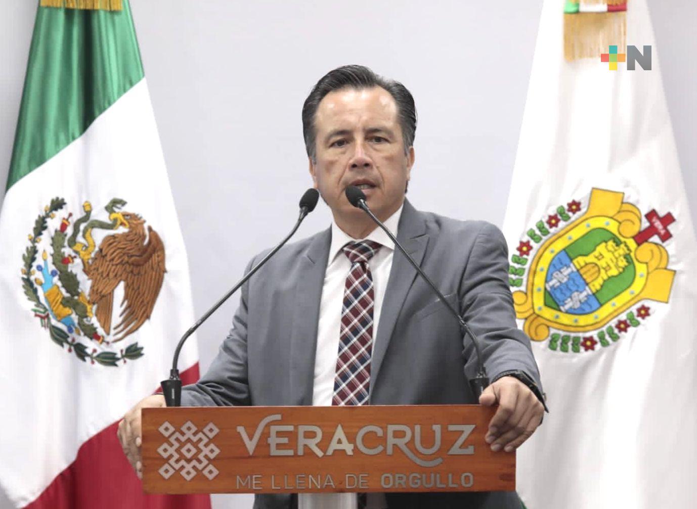 Insta gobernador Cuitláhuac García a denunciar abuso por parte de un regidor de Veracruz