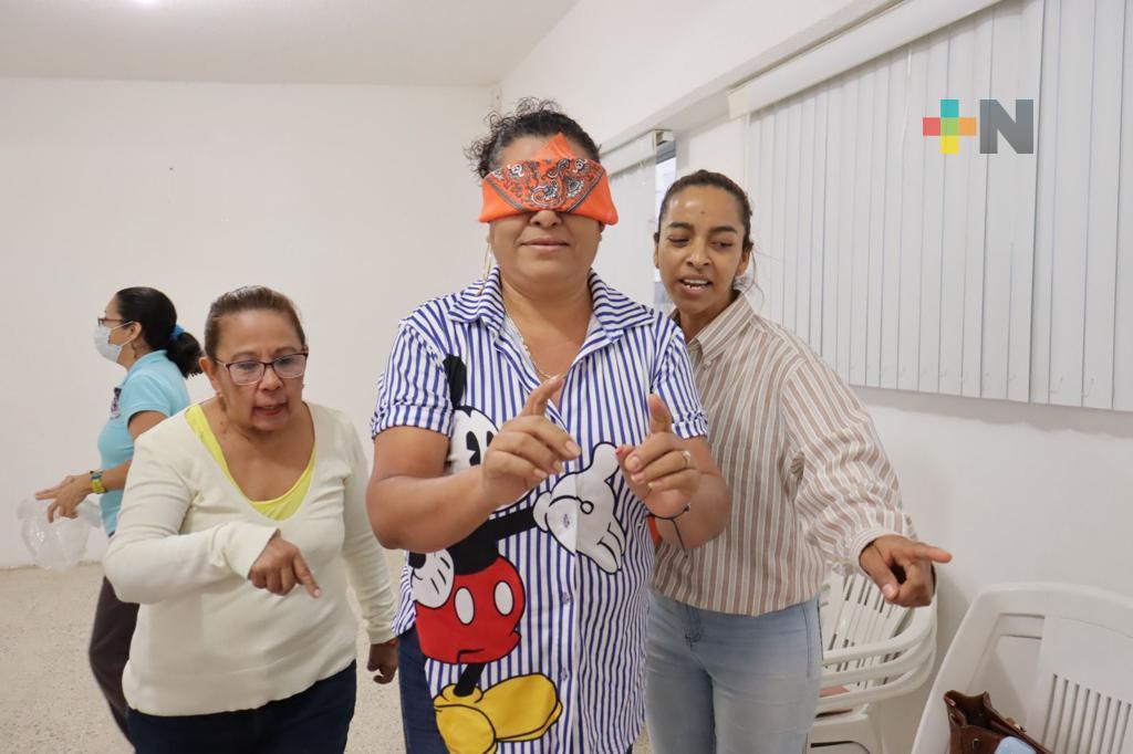 Imparte DIF municipal terapias grupales en Coatza