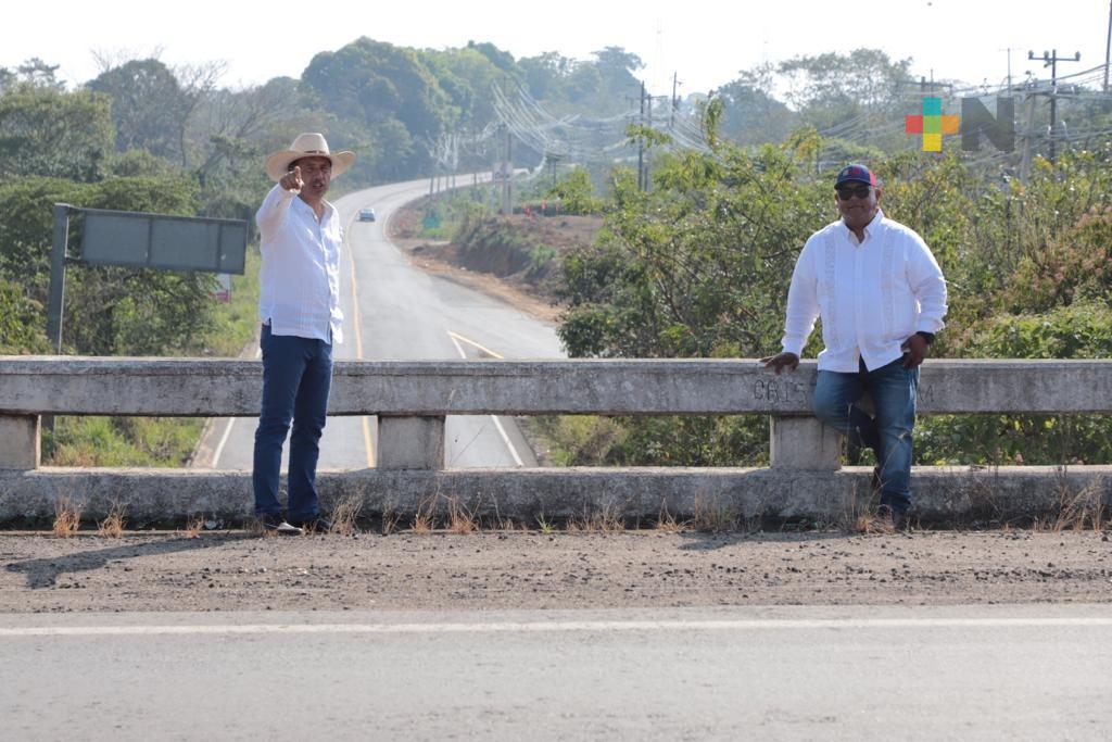 Supervisan Gobernador y secretario de Gobierno el libramiento Acayucan-Oluta