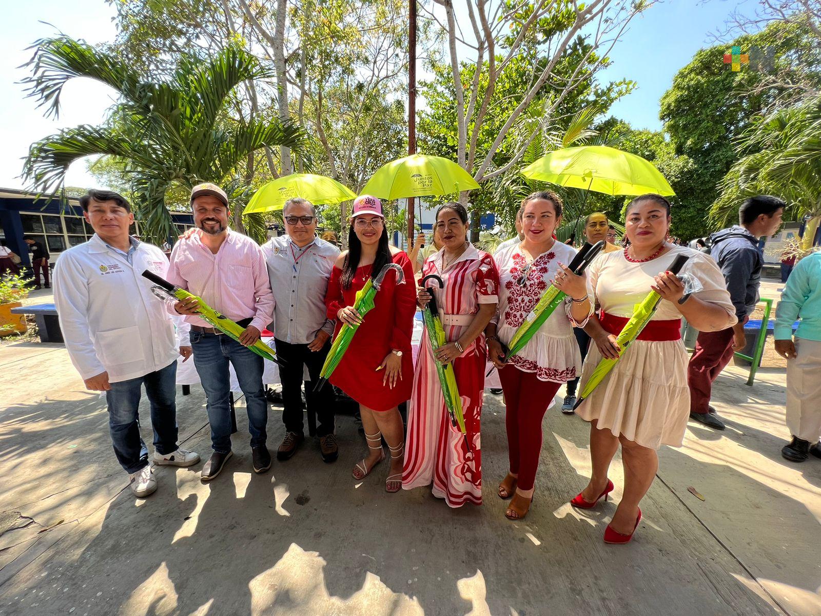 Acude Gobierno Itinerante a Carlos A. Carrillo