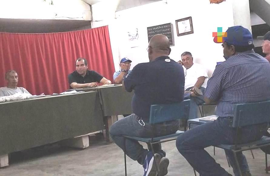 Mario Valencia asume presidencia de la Liga de Beisbol «Martín Pérez»