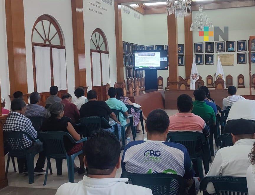 Capacita Orfis a consejeros comunitarios y funcionarios municipales en Córdoba