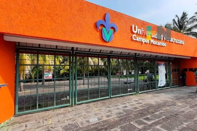 Alumnas de UV campus Mocambo colocarán tendedero de denuncias de acoso y agresiones