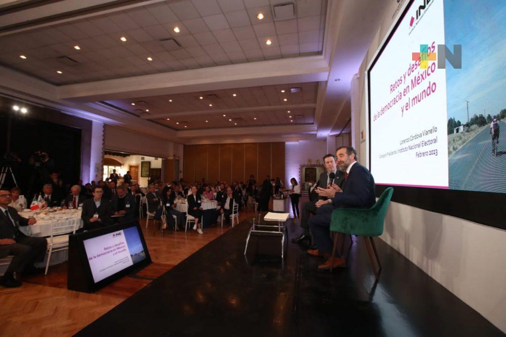 La democracia requiere una defensa colectiva: Lorenzo Córdova