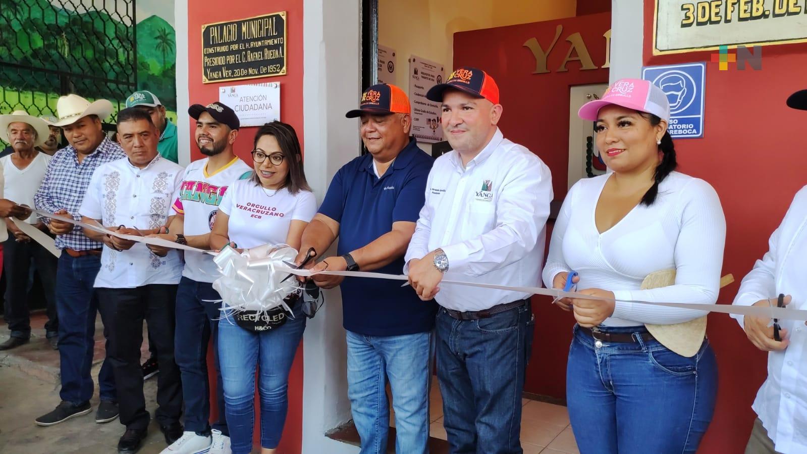 Asiste Eric Cisneros a inauguración de oficinas de la Embajada de Estados Unidos, en Yanga