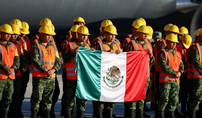 Arriba delegación de ayuda humanitaria que participó en sofocación de incendios forestales en Chile