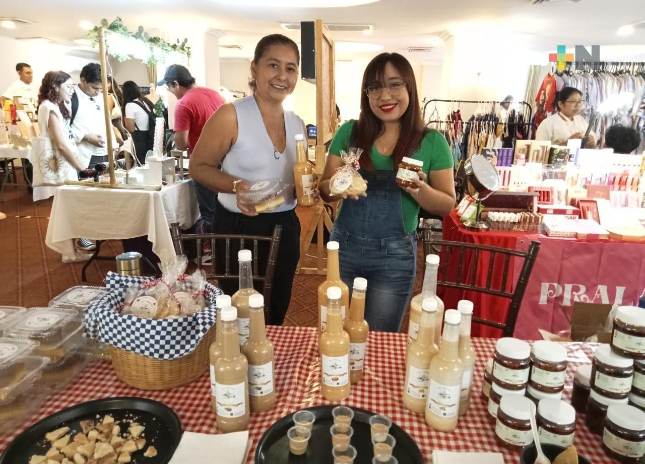 Con postres, salsas y cremas de licor, emprenden negocio familiar