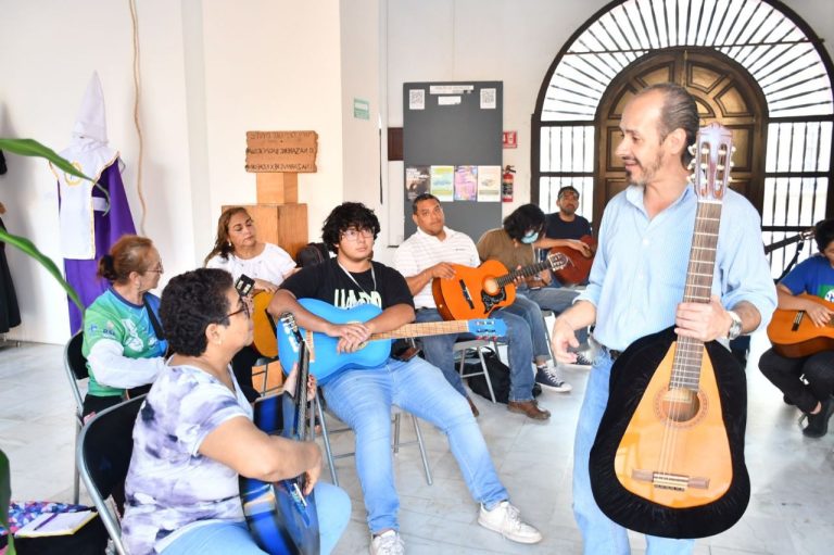 En una jornada artística, IVEC muestra resultados de talleres del Centro Cultural Atarazanas