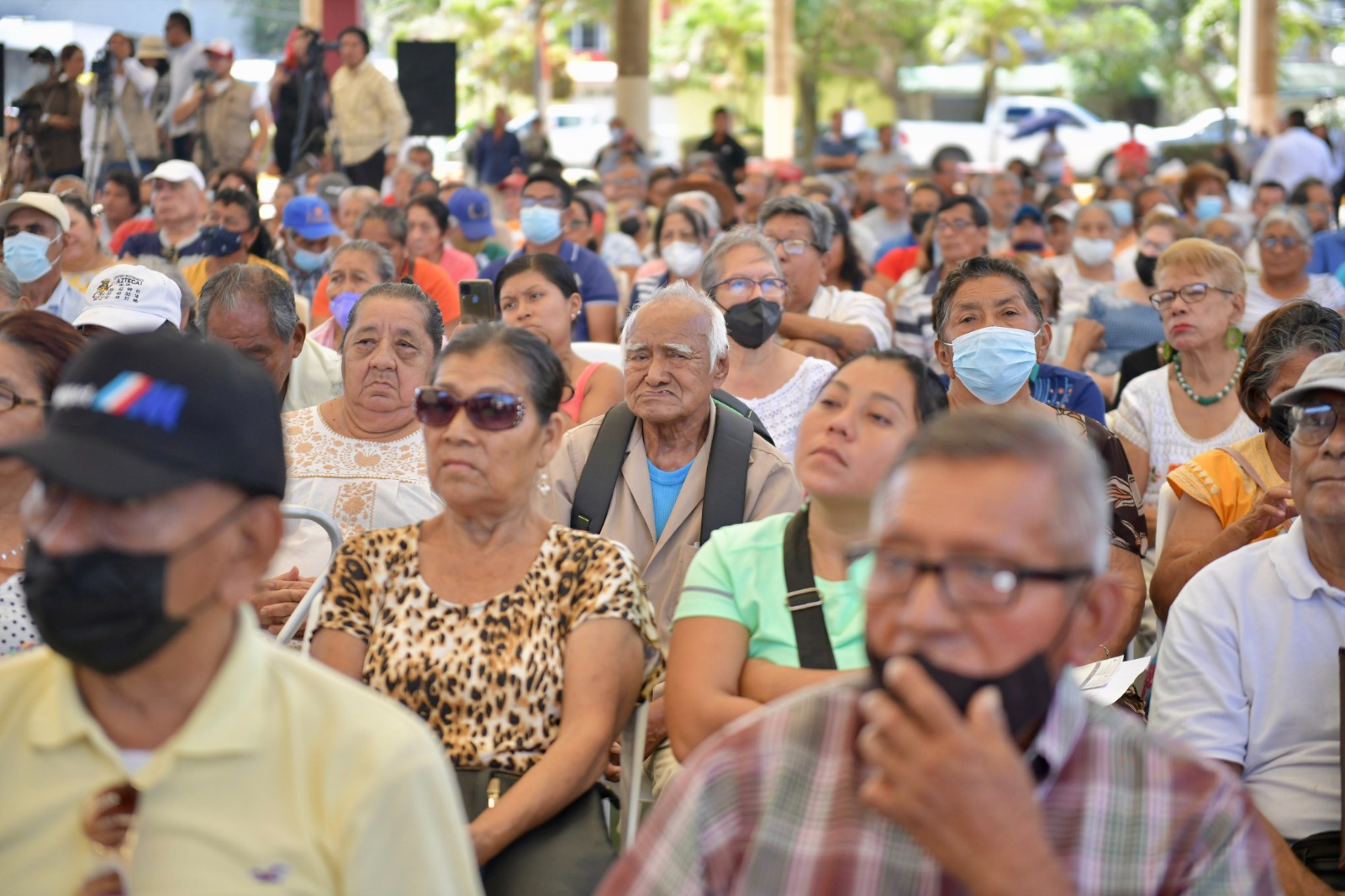Jóvenes y adultos mayores, los que más acuden en Tuxpan en busca de un empleo