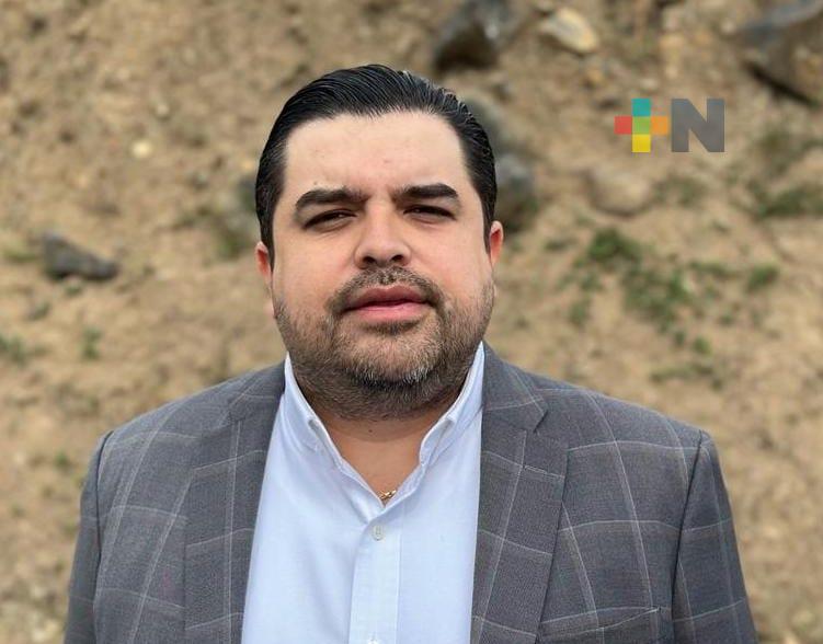 Gobernador y PEMEX le cumplen a Tantoyuca, con pavimentación carretera en Chicontepec: Roberto San Román