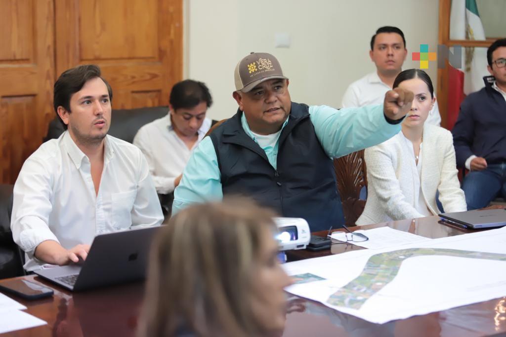 Eric Cisneros supervisa avances de la segunda etapa del libramiento de Coatepec