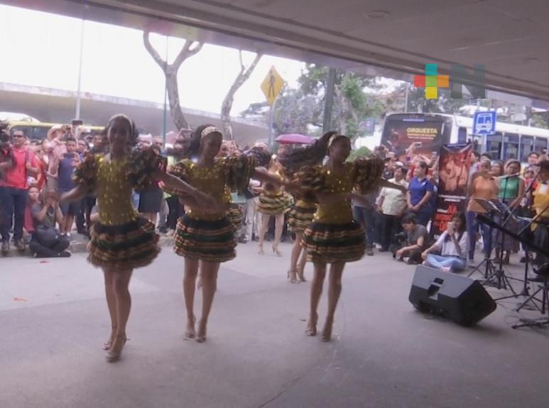 Ballet folclórico de la UV festeja Día Internacional de la Danza