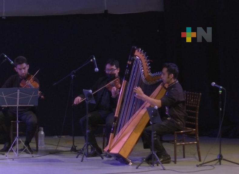 Franchesca Filobello y Jacinto Gatica ofrecerán concierto de arpas en Xalapa