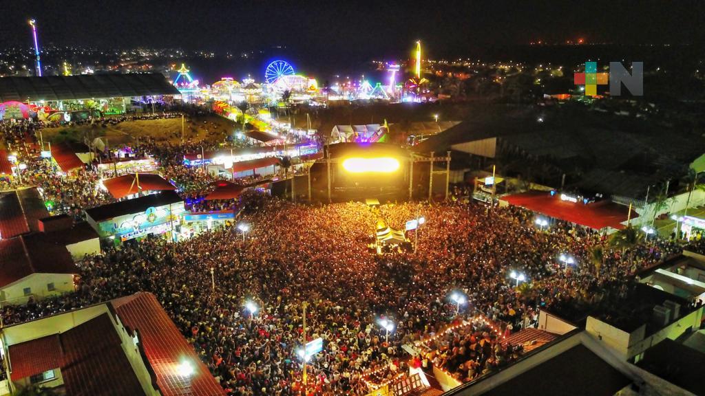 Informa alcalde que se replanteará el Teatro del Pueblo en próxima Expo feria de Coatza