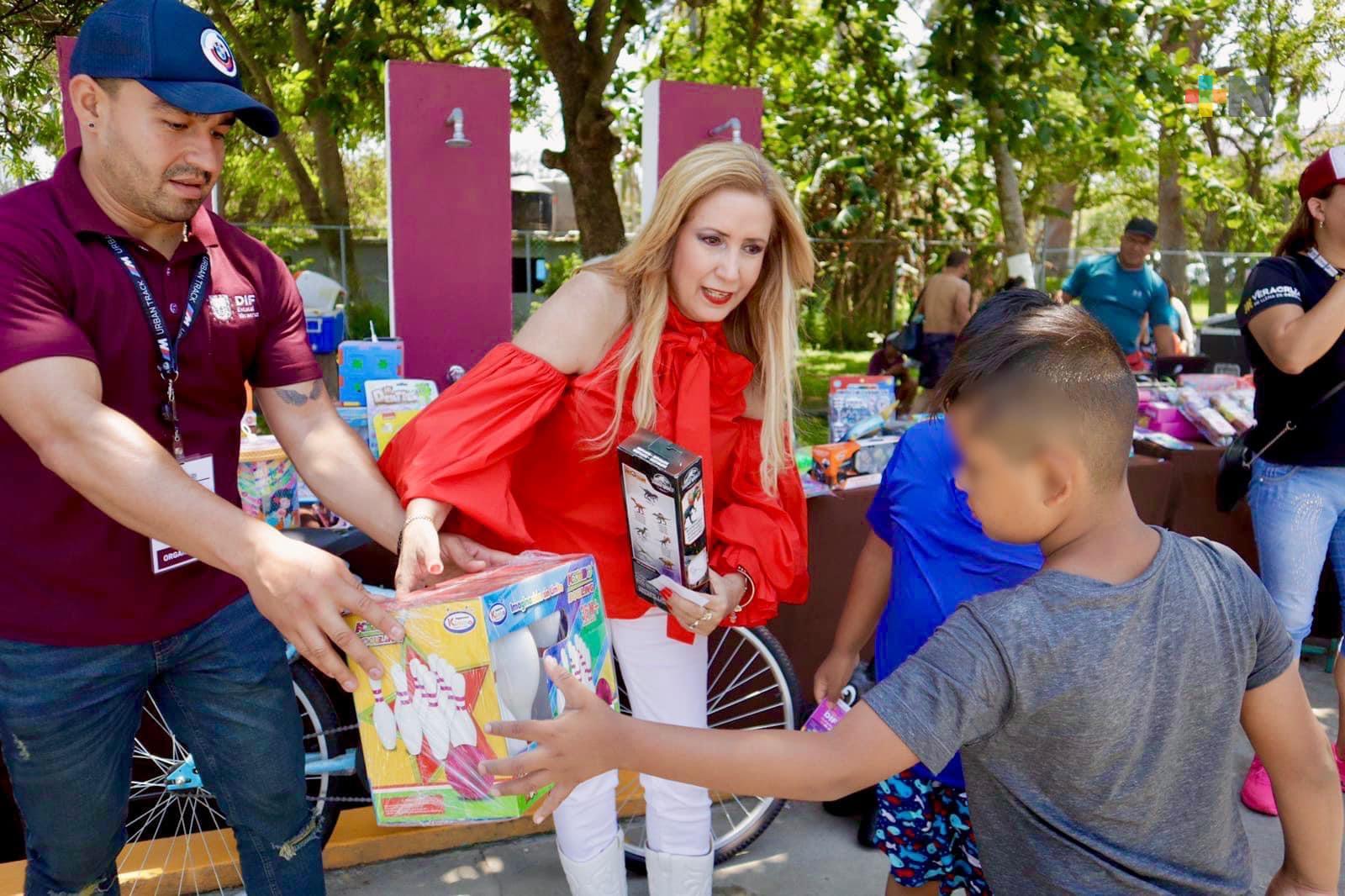 DIF Estatal festejó a niñas y niños en el balneario Mocambo