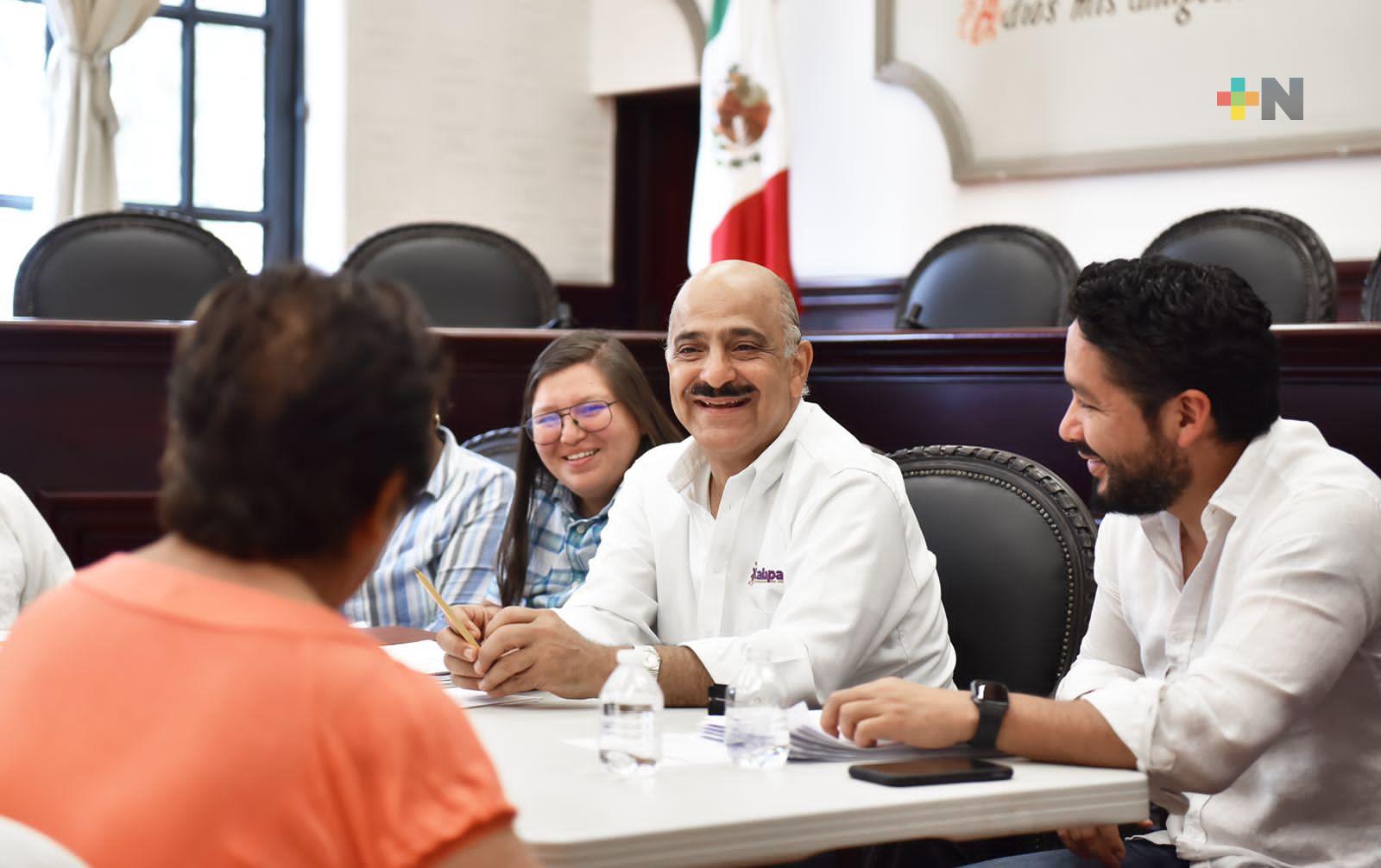 Días feriados sirven para atender a ciudadanía: Ricardo Ahued