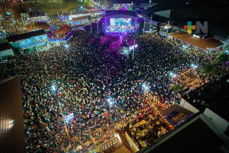 Espectacular presentación de los Ángeles Azules en Expo Feria Coatzacoalcos 2023