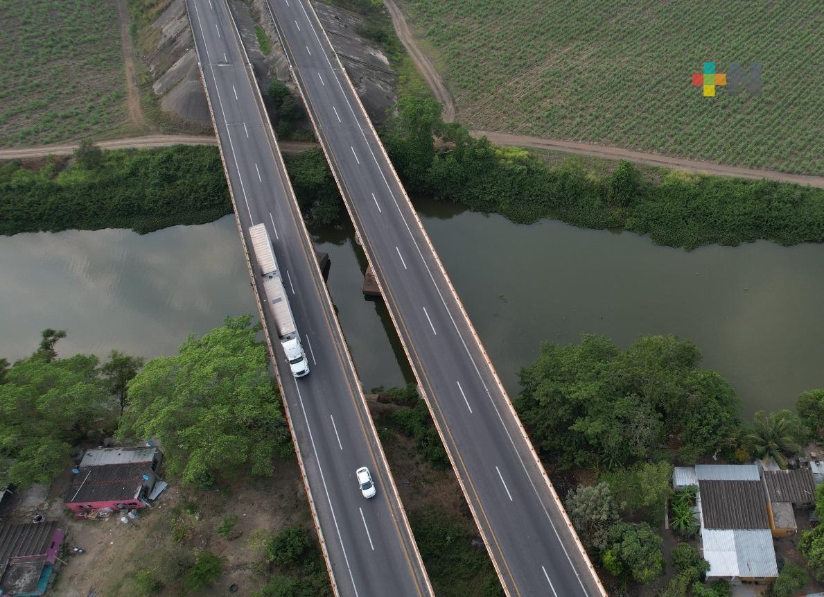 Gobernador entrega último tramo carretero que moderniza la zona cañera en el Papaloapan