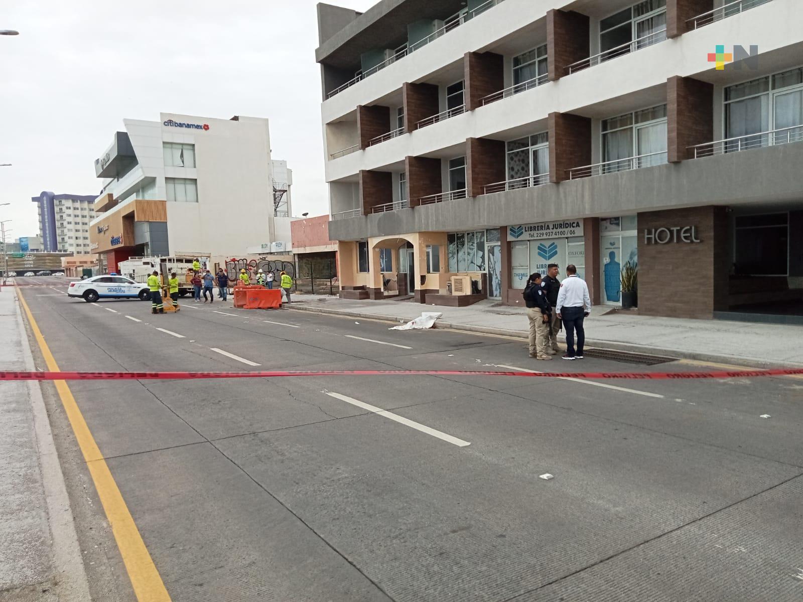 Un hombre se suicida lanzándose desde el segundo piso de un hotel en Veracruz