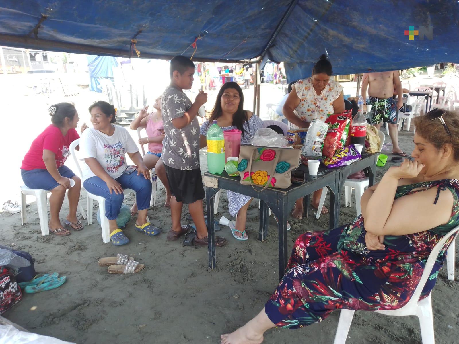 Familias se organizan para reunirse y vacacionar en Veracruz