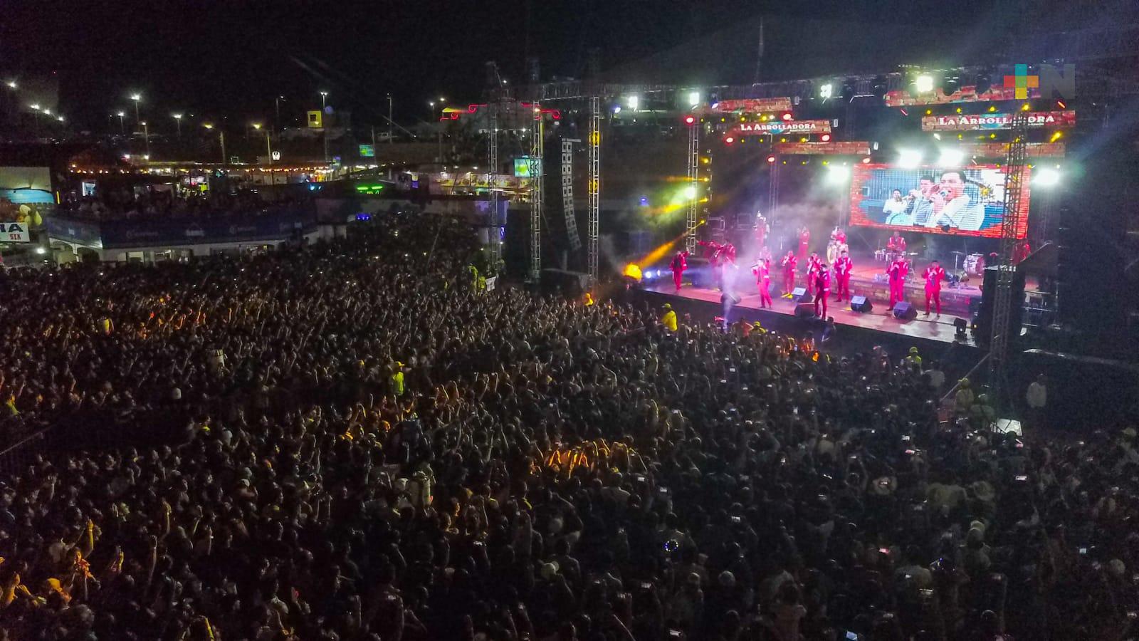 Se presentó La Arrolladora en la Expo Feria Coatza 2023