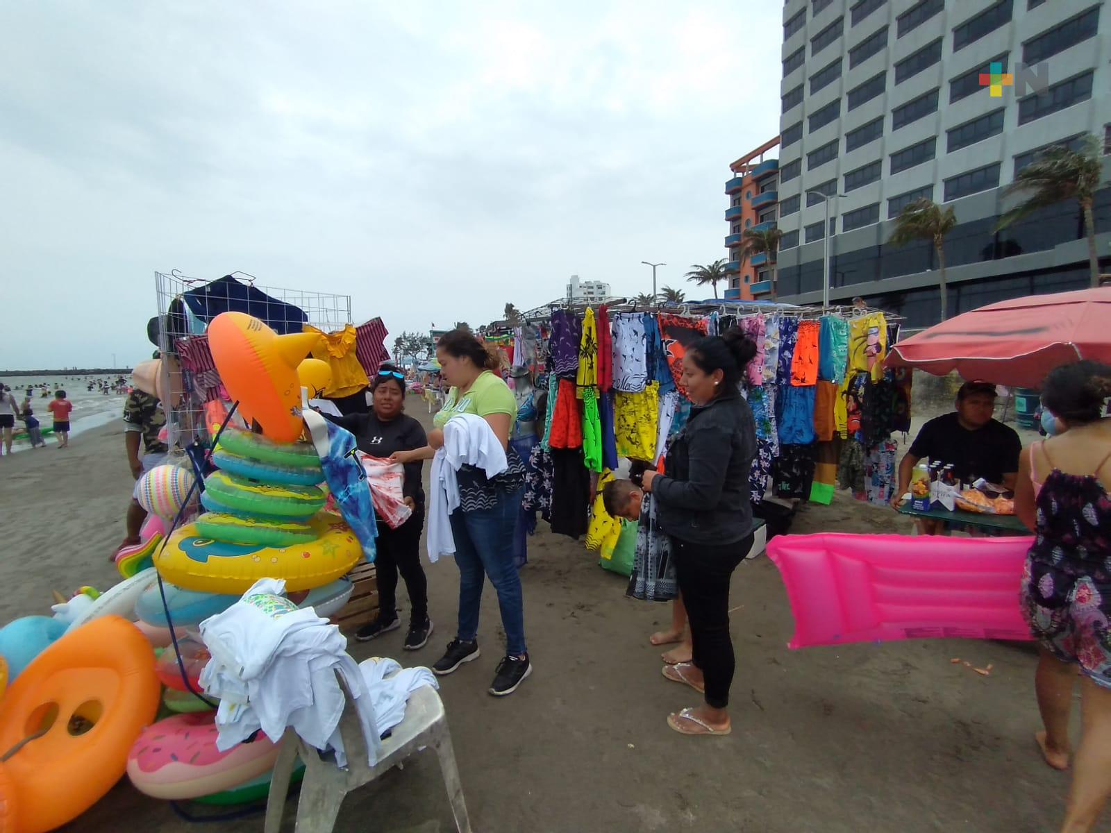 Comerciantes informales reportan repunte en ventas por período vacacional