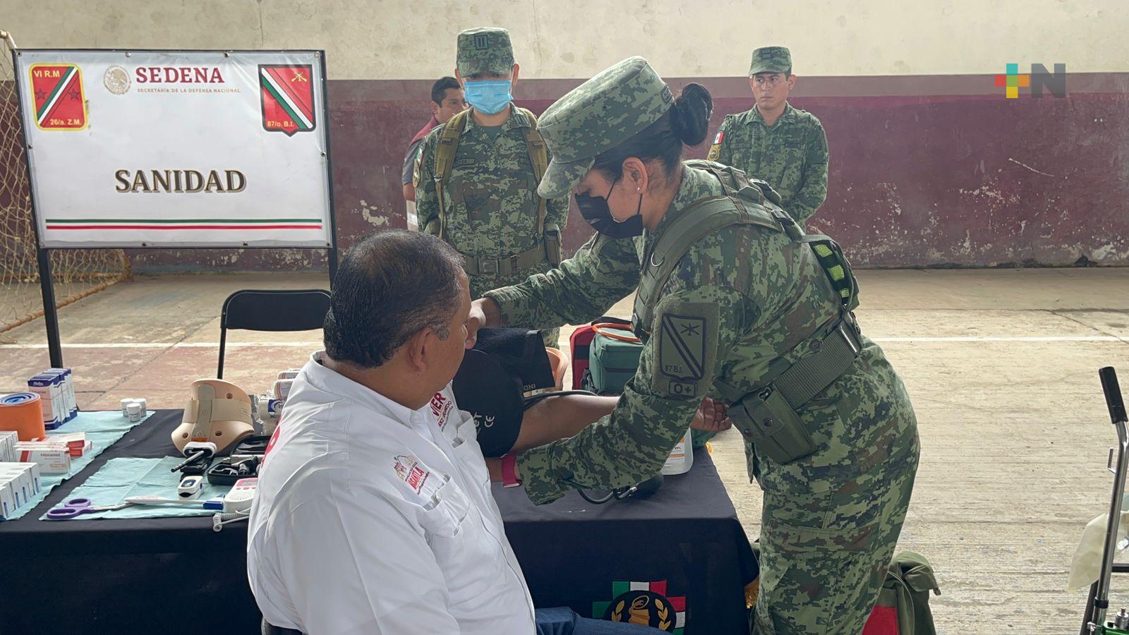 Realizan acercamiento social, elementos del 87 batallón de infantería en Misantla