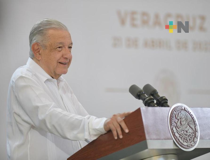 Con recursos por venta del avión presidencial, construiremos hospitales: López Obrador